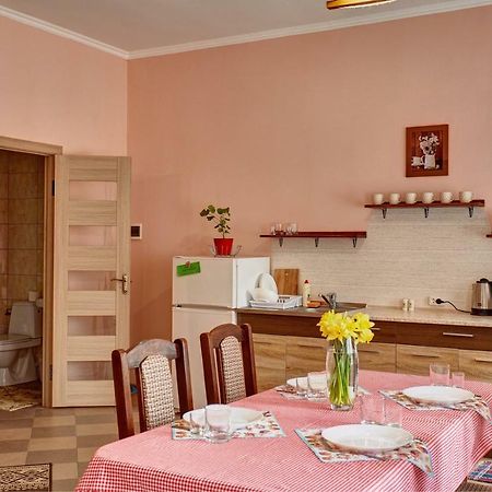 Sweet Home Kamianets-Podilskyi Exterior photo