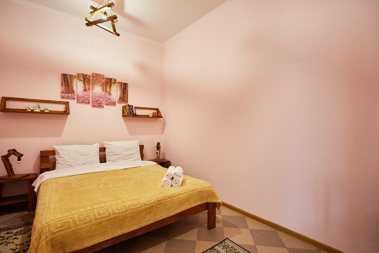 Sweet Home Kamianets-Podilskyi Exterior photo