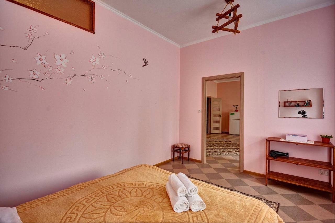Sweet Home Kamianets-Podilskyi Exterior photo